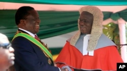 Chief Justice Luke Malaba loMongameli Emmerson Mnangagwa 