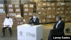 Presidente de Ecuador Lenín Moreno habla al recibir los insumos. [Foto: Captura de video compartido por Secretaría de Comunicaciones Ecuador]