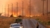 Bomberos luchan contra incendios forestales en California