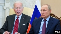 Kombinovana fotografija predsednika SAD i Rusije Džozefa Bajdena i Vladimira Putina. 