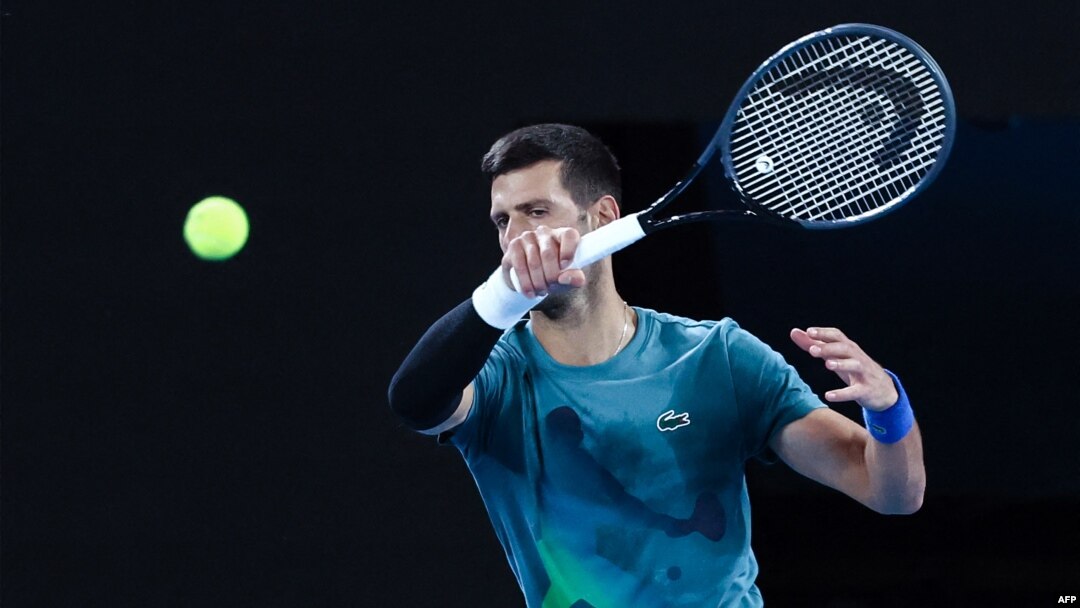 Djokovic na treningu u Melburnu (Foto: DAVID GRAY / AFP)