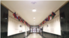 El hall de entrada de la Voz de América, que conduce a oficinas y estudios de VOA. [Foto: Diaa Bekheet]