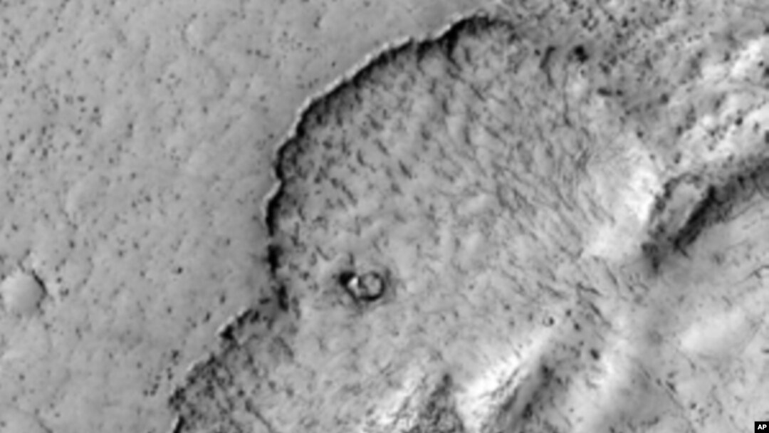An image of Mars shows what looks like a giant elephant, but is actually an ancient lava flow.