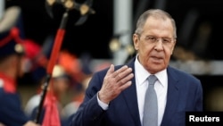 El ministro de Relaciones Exteriores de Rusia, Sergei Lavrov, se va después de una reunión con el Ministro de Relaciones Exteriores de Brasil, Mauro Vieira, en Brasilia, Brasil, el 17 de abril de 2023. 