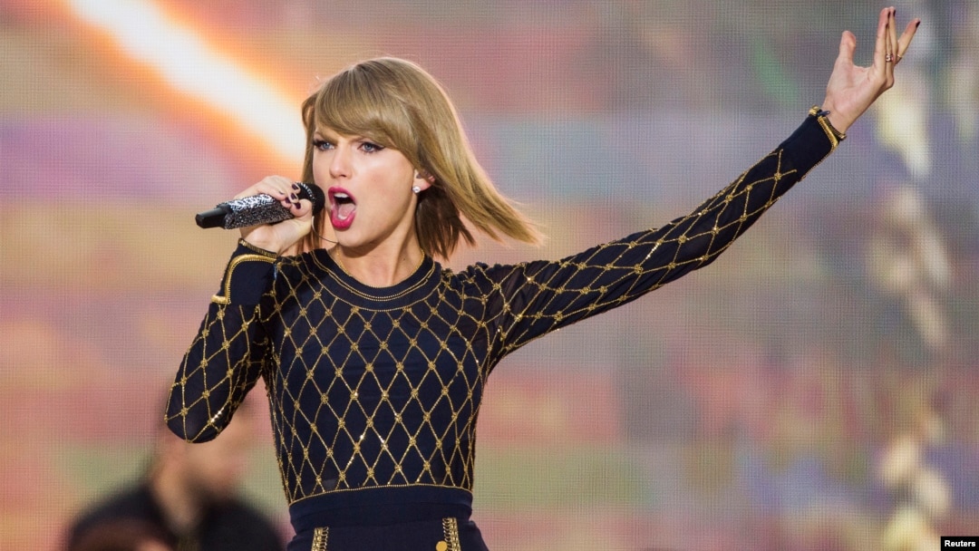Singer Taylor Swift performs on ABC's "Good Morning America" to promote her new album "1989" in New York, Oct. 30, 2014. 