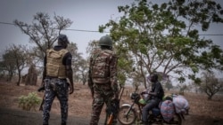 Benin, kiritigɛlaw ye laseli kɛ alamisa wula fɛ, ko u ye lakana ɲɛmaa minɛ,
