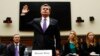 El director del FBI, Christopher Wray, al inicio de su testimonio ante la Comisión Judicial de la Cámara de Representantes. Washington, 7 de diciembre de 2017.
