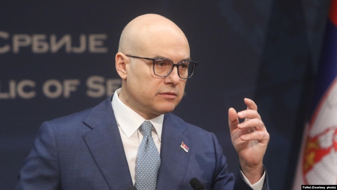 Predsednik Vlade Republike Srbije i predsednik Srpske napredne stranke Miloš Vučević govori na konferenciji za štampu na kojoj je objavio da podnosi ostavku na funkciju premijera, u Vladi Srbije, Beogradu 28. januara 2025. (Foto: FoNet)