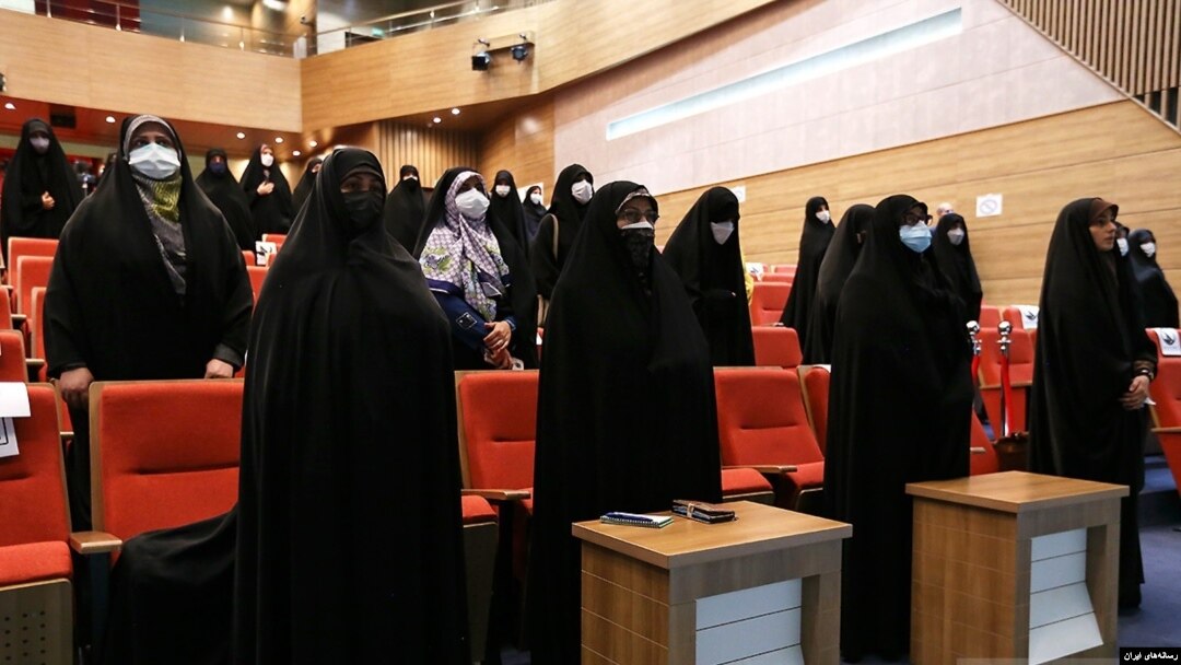نشست انسیه خزعلی با جمعی از زنان