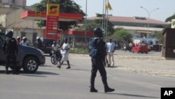 Agente da policia em Benguela