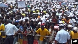 Grupo de jovens manifesta-se em Luanda