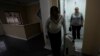 Pacientes con cáncer y enfermedades crónicas en riesgo por cortes de luz en Ecuador