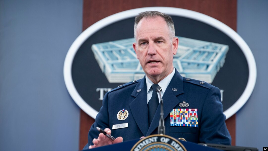 Portparol Pentagona, brigadni general avijacije Patrik Rajder, govori u Pentagonu 26. oktobra 2023.