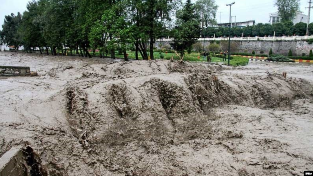 عکس آرشیوی است عکس از سیل سال گذشته در ایران. 